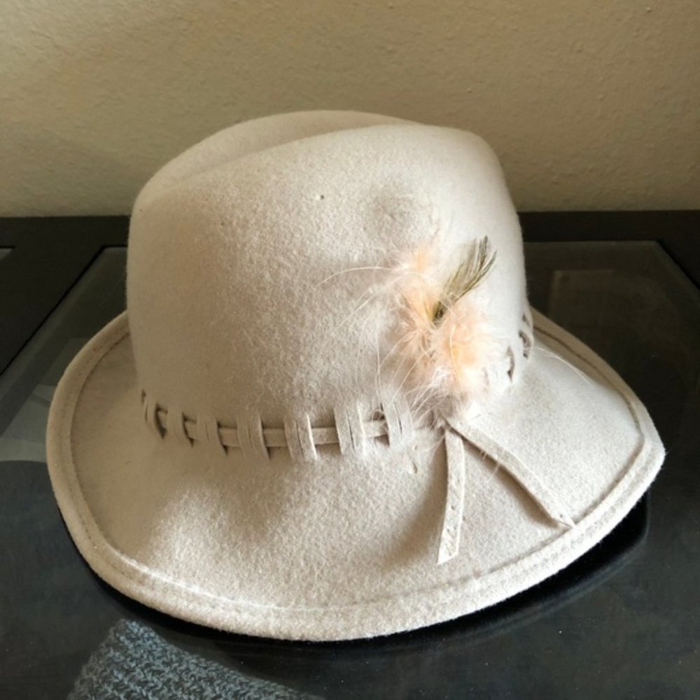 60s vintage suede tan hat with real feathers